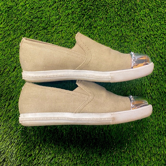 Wishbone Canvas Slip-on Sneaks - size 6 - Picture 4 of 4